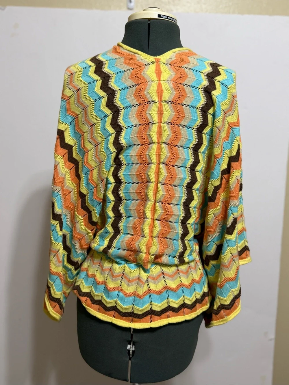 Chelsea & Violet kimono sleeve multi color zig zag pattern cotton sweater